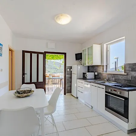 Seaside With A Swimming Pool Tri Zala, Korcula - 558 Apartament Zrnovo